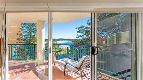 Whitesands 301 - Main Beach Location - Internet Find 2