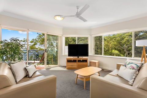 Whitesands 501 - Main Beach Location - Internet Find 3