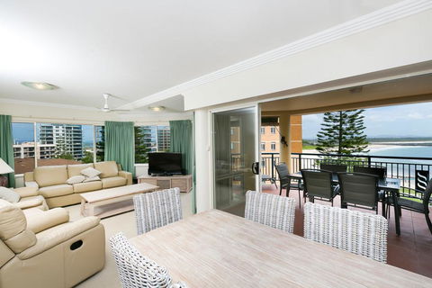 Whitesands, Unit 402, 34-38 North Street - Internet Find 3