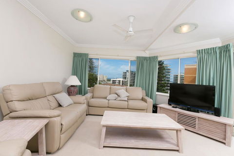 Whitesands, Unit 402, 34-38 North Street - Internet Find 2