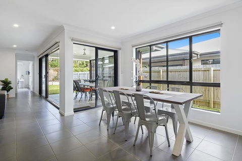 Whitsunday Family Escape - Internet Find 3