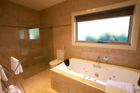 Wild Cattle Creek Estate - Internet Find 3