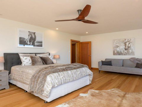 Willowview - Coastal Retreat, Stunning Views - Internet Find 3