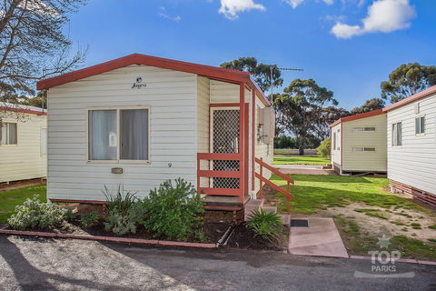 Wimmera Lakes Caravan Resort - Internet Find 1