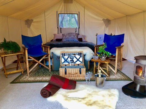Wingtons Glamping - Internet Find 0