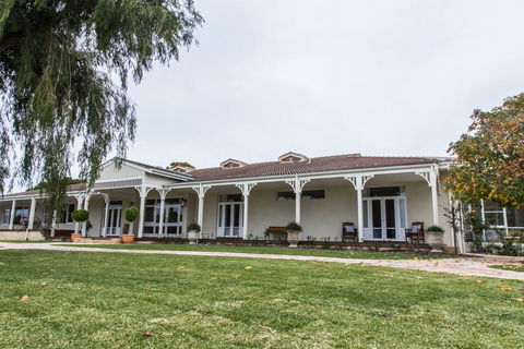 Winniston Lodge Luxury Accommodation - Internet Find 0