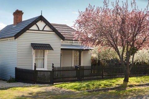 Wormwood House - Internet Find 0