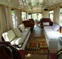 Yamba Hinterland bush retreat - Vintage bus stay - Internet Find