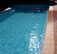 Yambil Inn - Internet Find