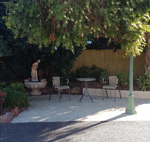 Yambil Inn - Internet Find 3