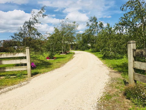 Yarragon 4 Bedroom House In Gippsland - Internet Find 0