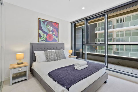 YARRA - YARRA Toorak Rd & Chapel St. Pool, Gym & Parking - Internet Find 2
