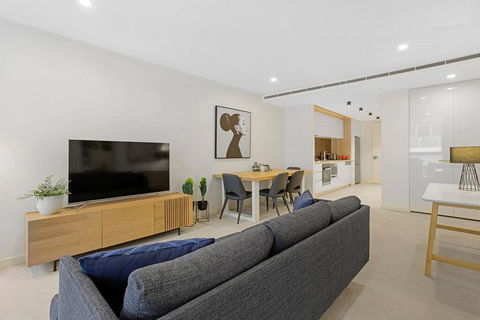 YARRA - YARRA Toorak Rd & Chapel St. Pool, Gym & Parking - Internet Find 1
