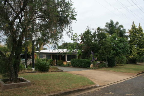 Yarraman Gardens Motel Queensland - Internet Find 2