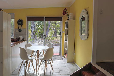Yellow Cottage - Bush And Beach - Internet Find 2