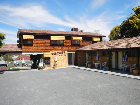 Young Goldrush Motel - Internet Find 0
