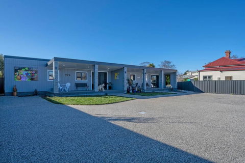 Zoo Villas : Villa Zebra - Central Wynyard - Internet Find 2