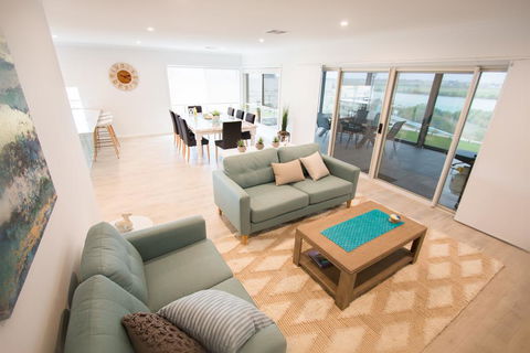 Serenity And Sweeping Murray River Views - Internet Find 3