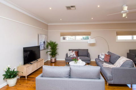 Hillsborough - Luxury, Boutique Accommodation - Internet Find 3