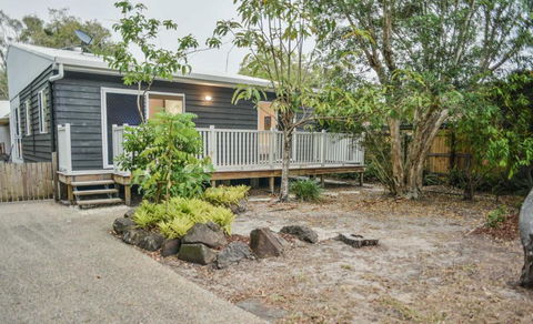 Currimundi Beach House - 1min To Currimundi Lake & Beach - Internet Find 0