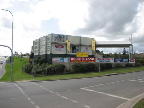 Oakvale Homes Building Group - Internet Find 0