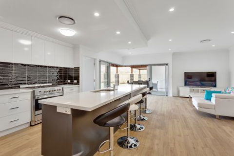 Oakvale Homes Building Group - Internet Find 1