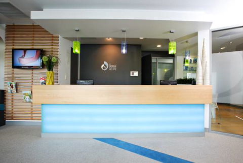 Davis Dental–Specialist Prosthodontist - Internet Find 1
