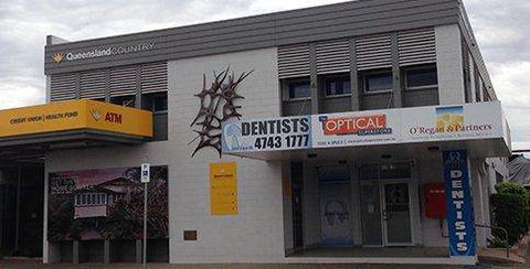 18004Teeth Dentists - Internet Find 0