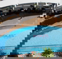 Rydges Gladstone - Internet Find