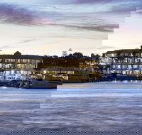 Pier 21 Apartment Hotel - Internet Find