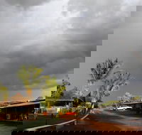 Halls Creek Motel - Internet Find