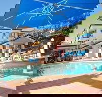 Chevron Palms Holiday Apartments - Internet Find
