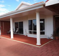 Close Encounters Bed  Breakfast - Internet Find