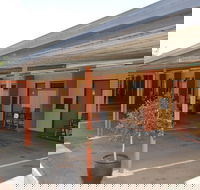 Motel Oasis - Internet Find