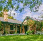 Laurel Cottage - Internet Find