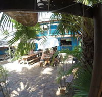 Cool Bananas Backpackers - Internet Find
