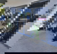 Oval Motel - Internet Find