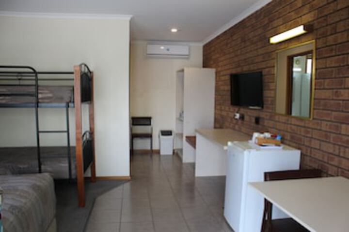 Goldsborough VIC Internet Find