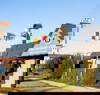 New England Motor Lodge - Internet Find