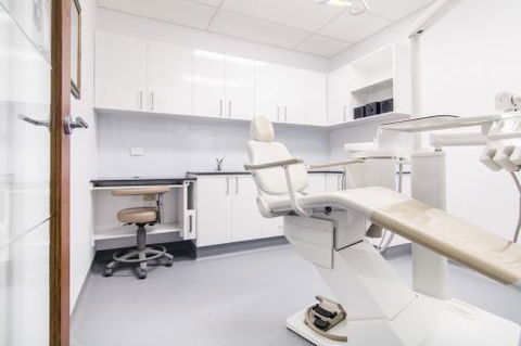 Dazzling Dental Surgery - Internet Find 4
