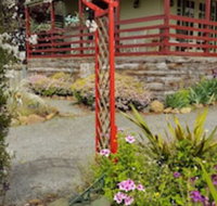 Cottage On Main - Internet Find
