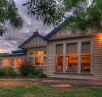 Acacia Bed  Breakfast - Internet Find