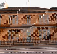 Macquarie Manor - Internet Find