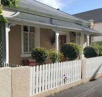 Arendon Cottage - Internet Find