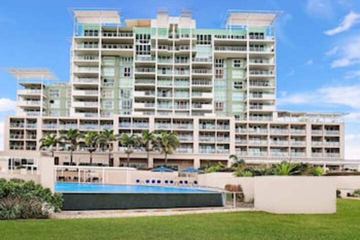 Hotels Pelican Waters QLD Internet Find
