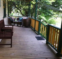 Cygnets Secret Garden Bed  Breakfast - Internet Find