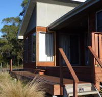 Yakkalla Holiday Cottage - Internet Find