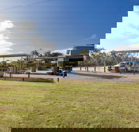 Capricorn Holiday Park - Internet Find