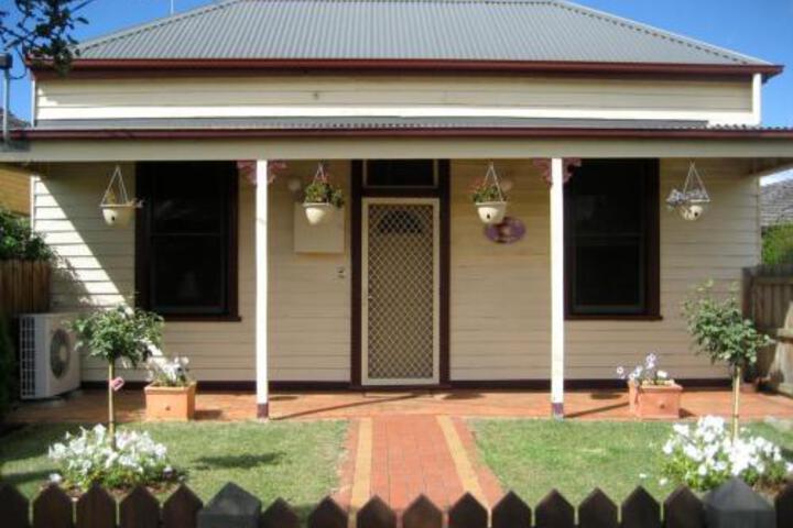 Waterholes VIC Internet Find
