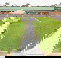 The Leeton Heritage Motor Inn - Internet Find